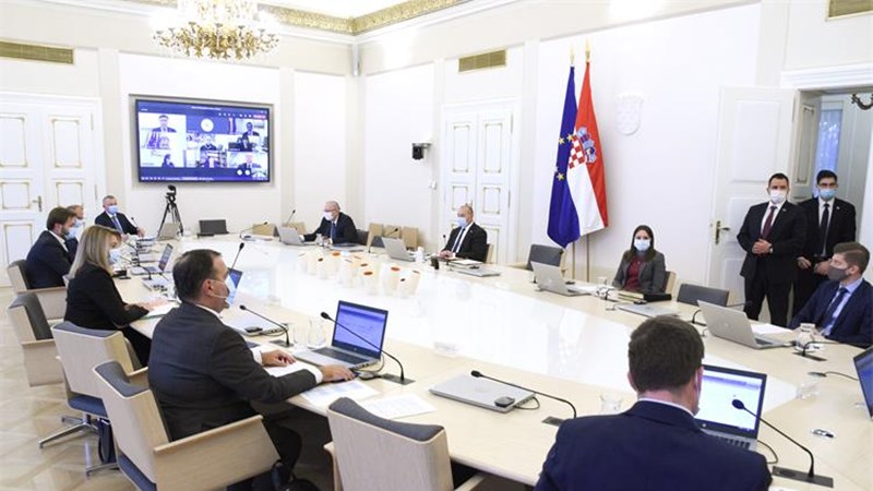 Zbog velikog broja teže oboljelih posebno važno je da se držimo epidemioloških mjera